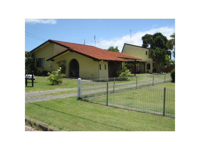 10 HIBISCUS STREET, Urangan QLD 4655