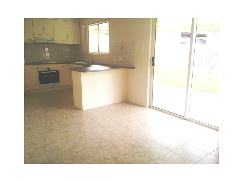 5 ALISON DRIVE, Torquay QLD 4655