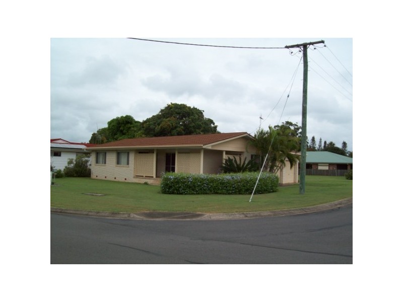 * LONG STREET, Point Vernon QLD 4655