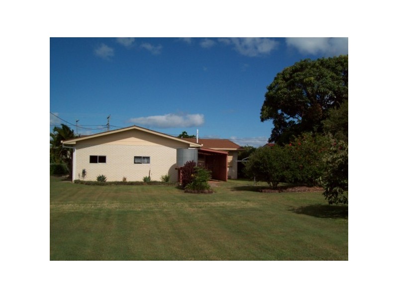 * LONG STREET, Point Vernon QLD 4655