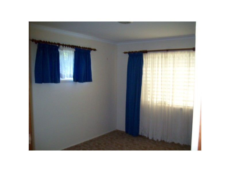 * LONG STREET, Point Vernon QLD 4655