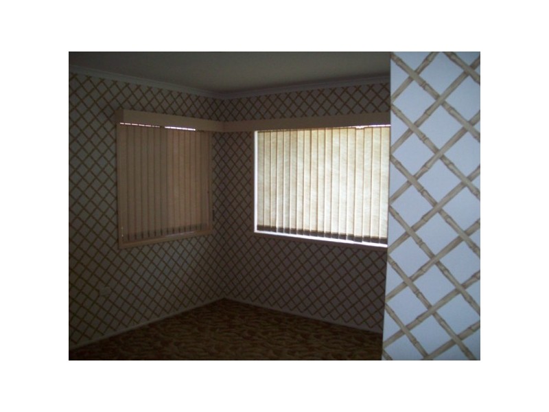 * LONG STREET, Point Vernon QLD 4655