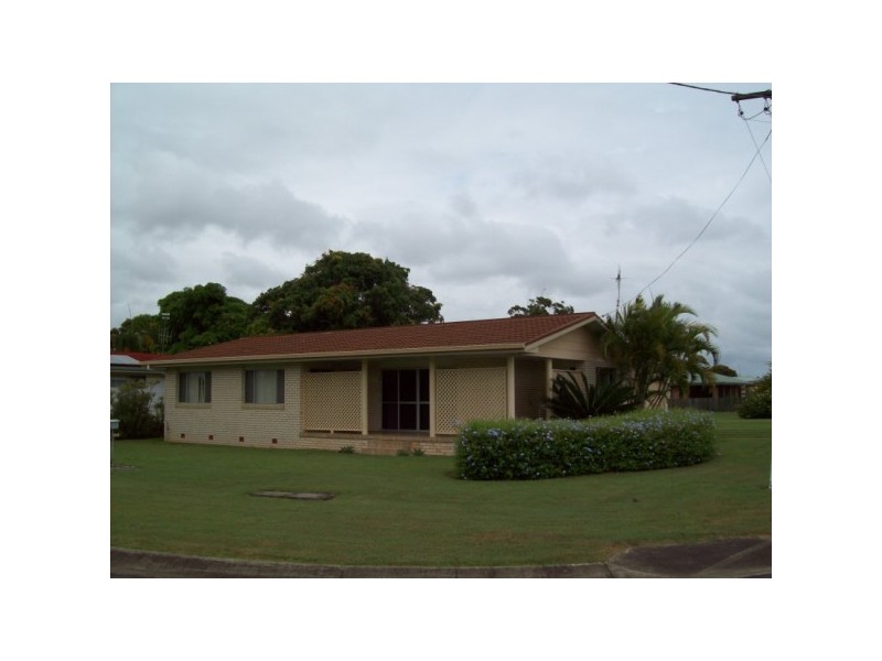 * LONG STREET, Point Vernon QLD 4655