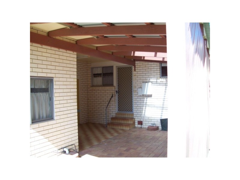 * LONG STREET, Point Vernon QLD 4655