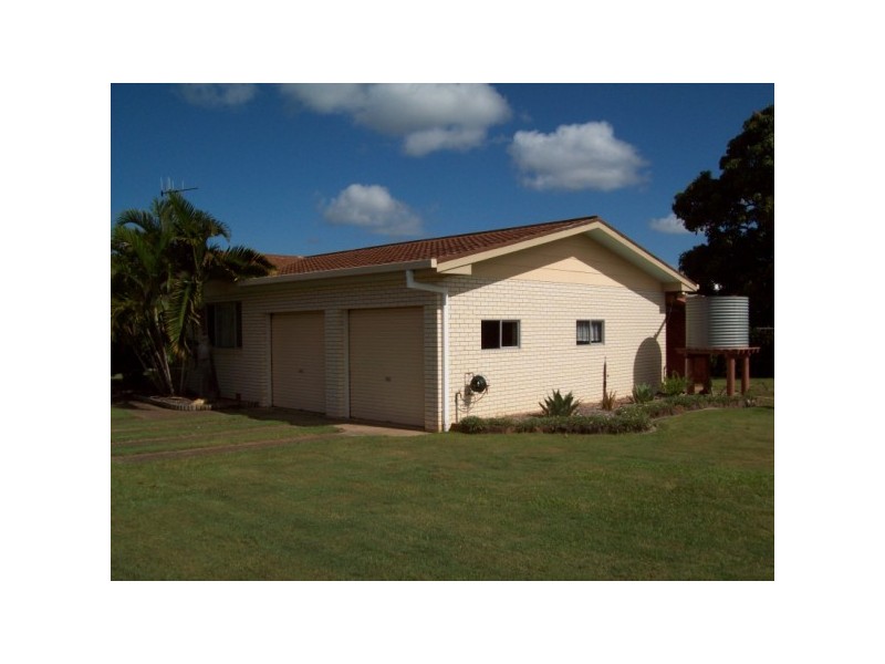 * LONG STREET, Point Vernon QLD 4655