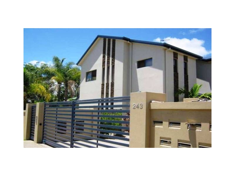 Unit 6/243 TORQUAY TERRACE, Torquay QLD 4655