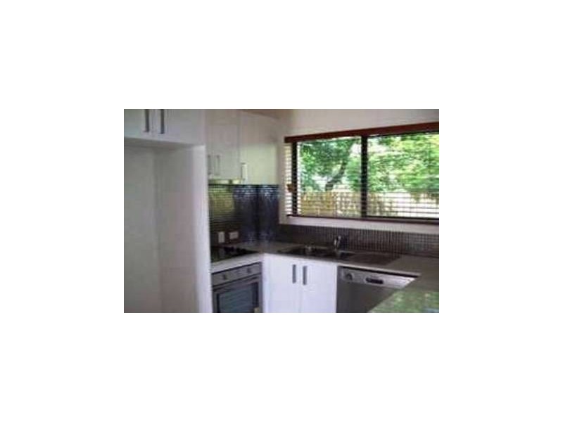 Unit 6/243 TORQUAY TERRACE, Torquay QLD 4655