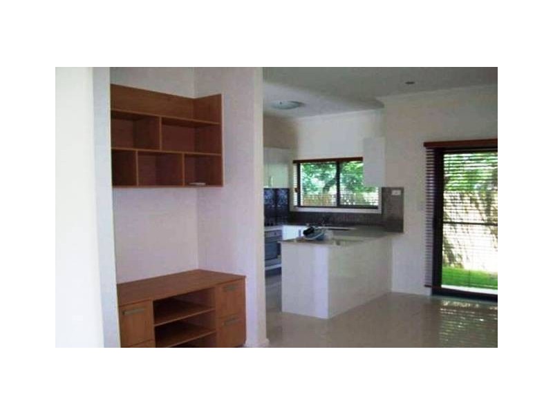 Unit 6/243 TORQUAY TERRACE, Torquay QLD 4655