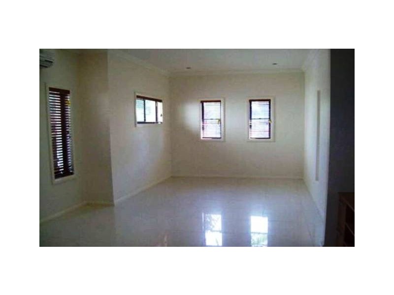 Unit 6/243 TORQUAY TERRACE, Torquay QLD 4655