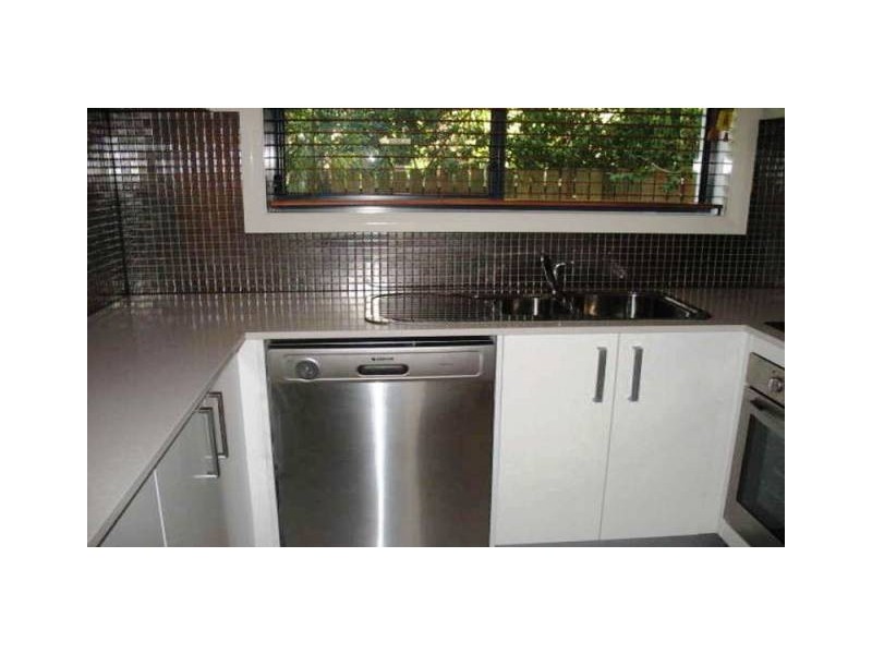 Unit 6/243 TORQUAY TERRACE, Torquay QLD 4655