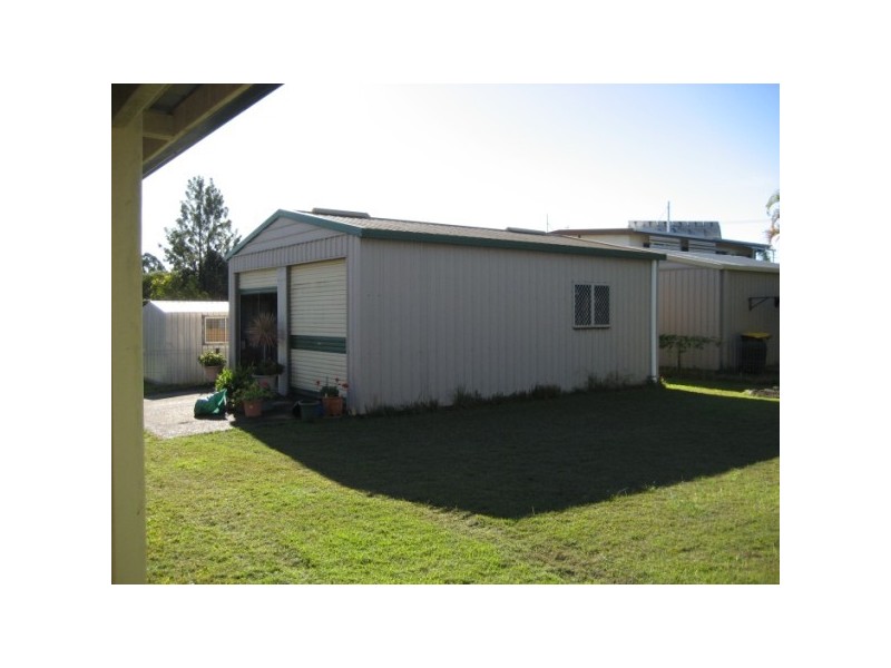 7 ROSS ST,, Urangan QLD 4655