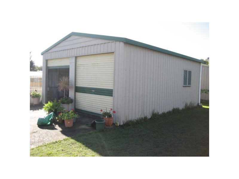 7 ROSS ST,, Urangan QLD 4655