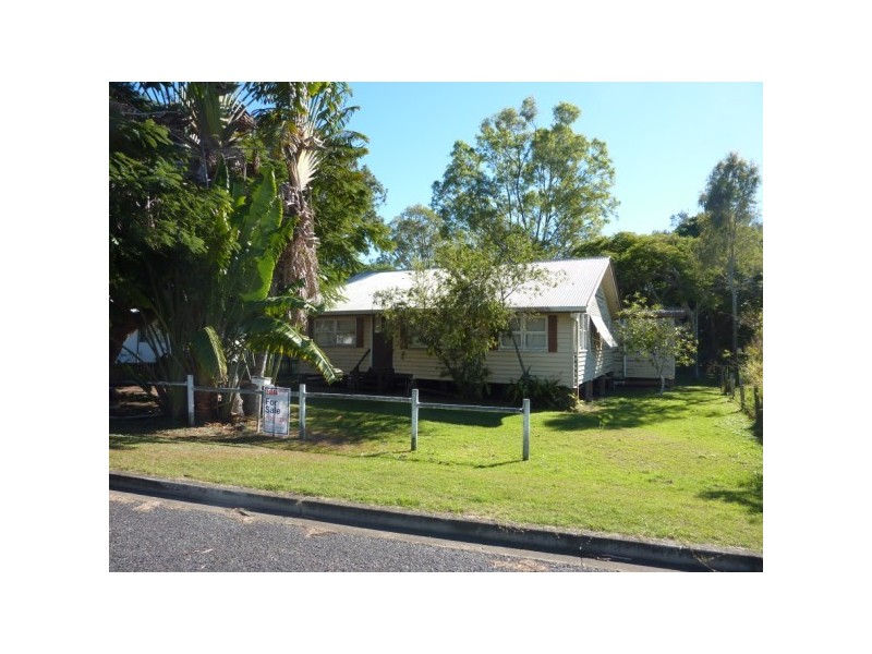 220 CYPRESS ST, Urangan QLD 4655