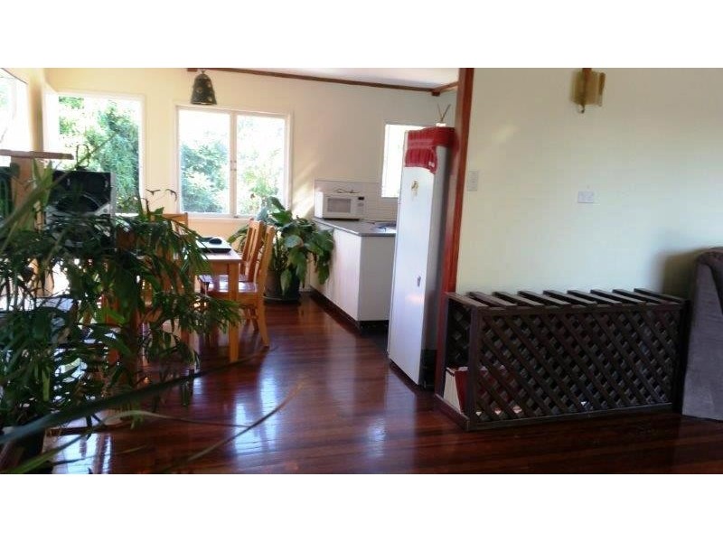 38 ANN ST,, Torquay QLD 4655