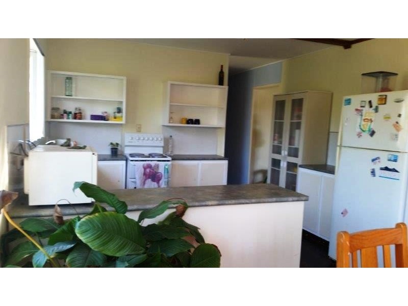 38 ANN ST,, Torquay QLD 4655