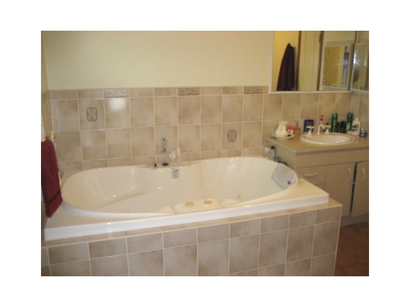 Sunshine Acres QLD 4655