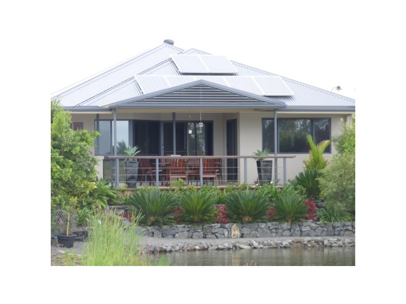 170 Burrum Heads Rd, Eli Waters QLD 4655