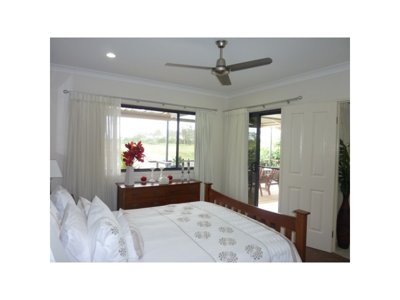 170 Burrum Heads Rd, Eli Waters QLD 4655