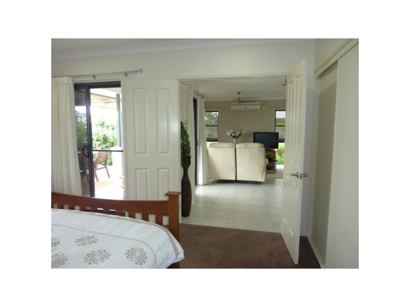 170 Burrum Heads Rd, Eli Waters QLD 4655