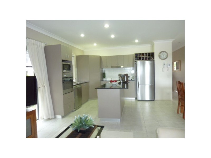 170 Burrum Heads Rd, Eli Waters QLD 4655