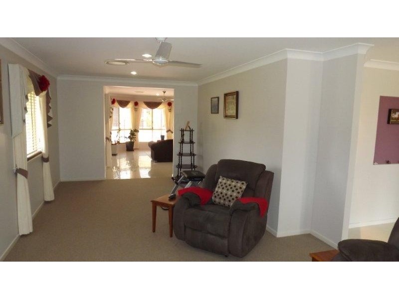 5 Cockatiel Court, Dundowran Beach QLD 4655