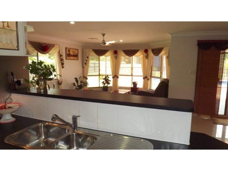 5 Cockatiel Court, Dundowran Beach QLD 4655