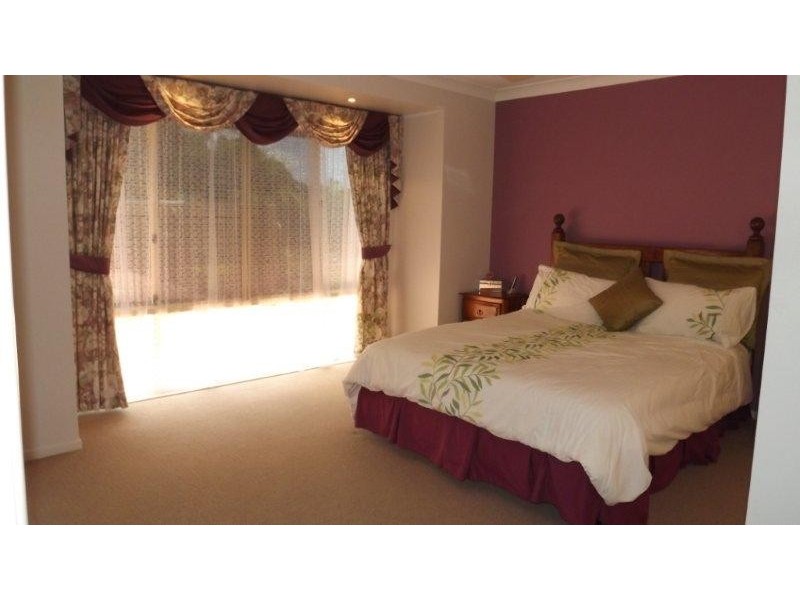 5 Cockatiel Court, Dundowran Beach QLD 4655