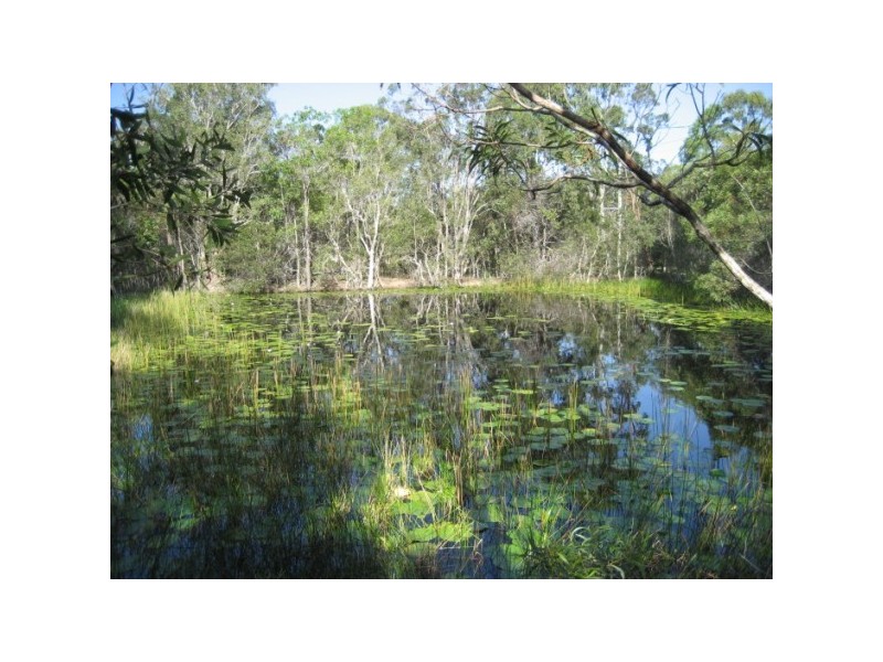 26 SHORE RD, Urangan QLD 4655