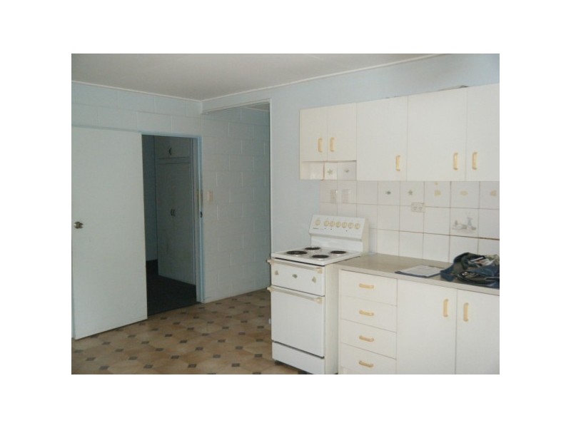 2/545 Esplanade, Urangan QLD 4655