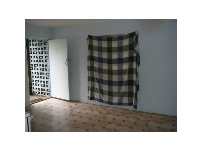 2/545 Esplanade, Urangan QLD 4655