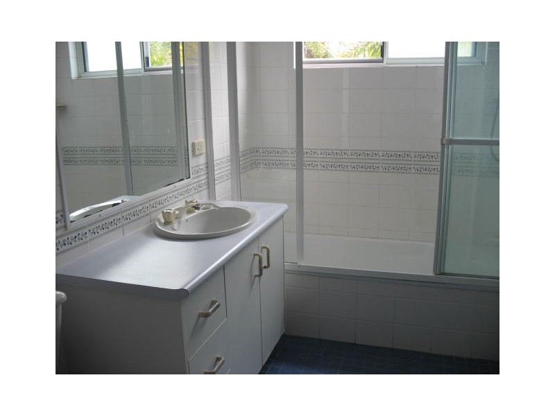 104/397 Esplanade, Torquay QLD 4655