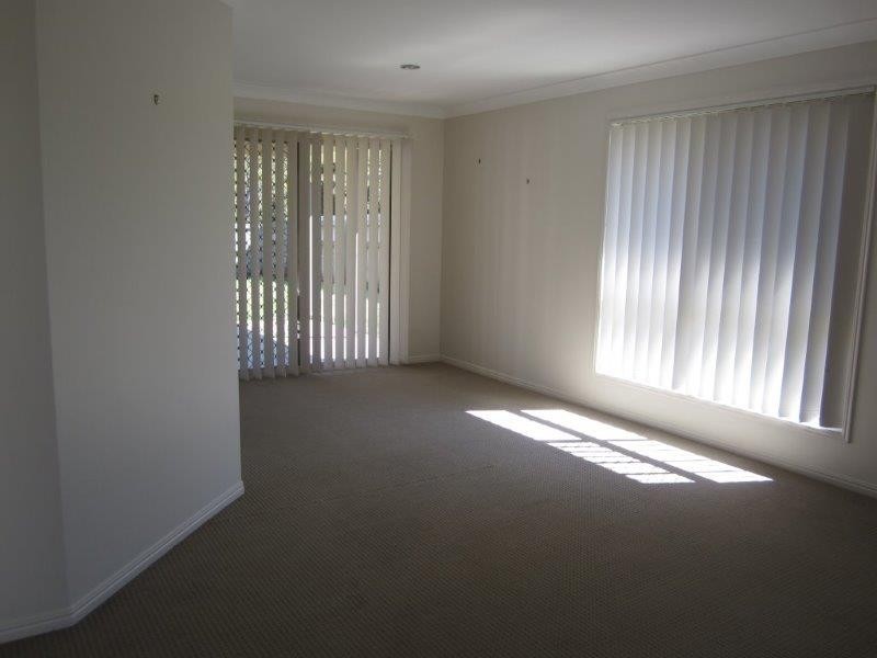 49 Magellan Circuit, Eli Waters QLD 4655