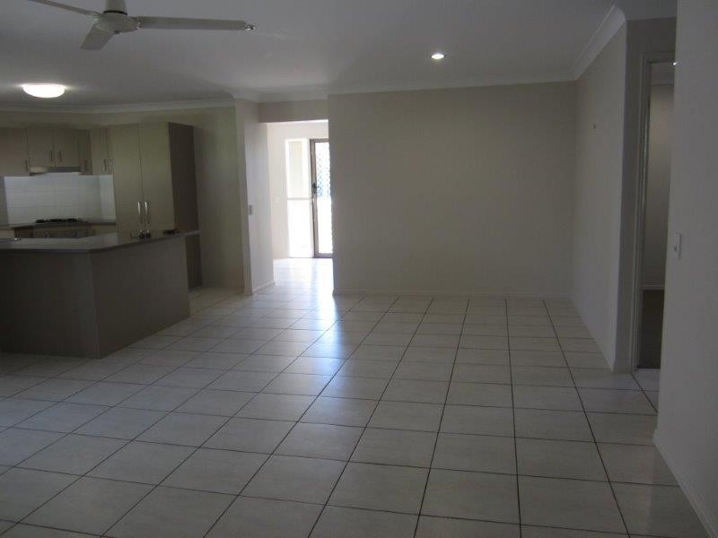 49 Magellan Circuit, Eli Waters QLD 4655