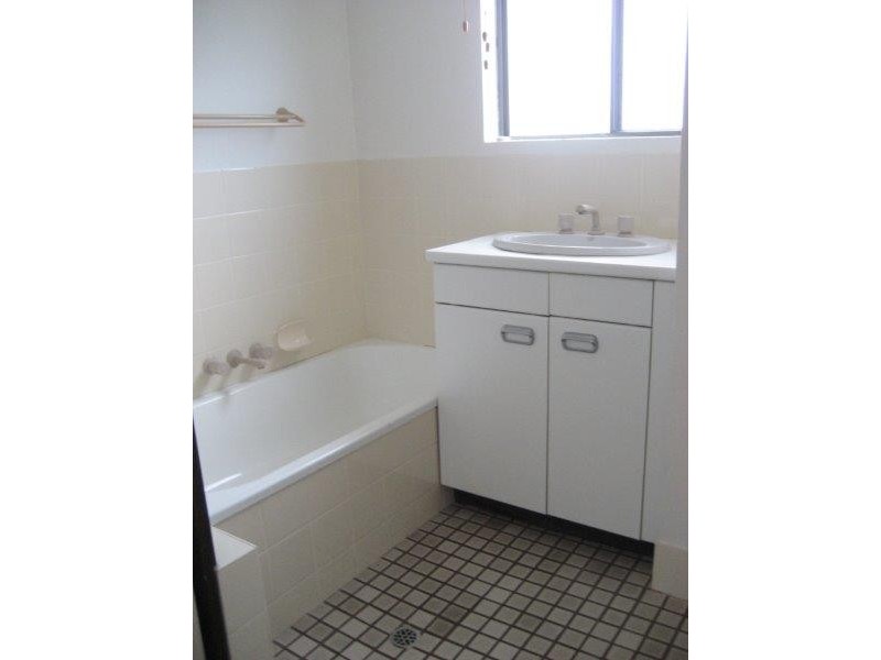 5/66 Freshwater Street, Torquay QLD 4655