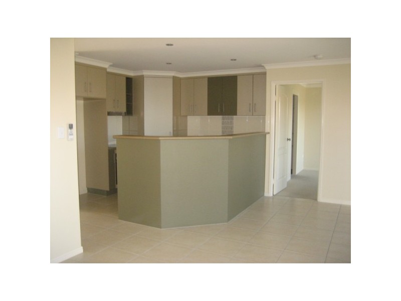 2/62 South Street, Urangan QLD 4655