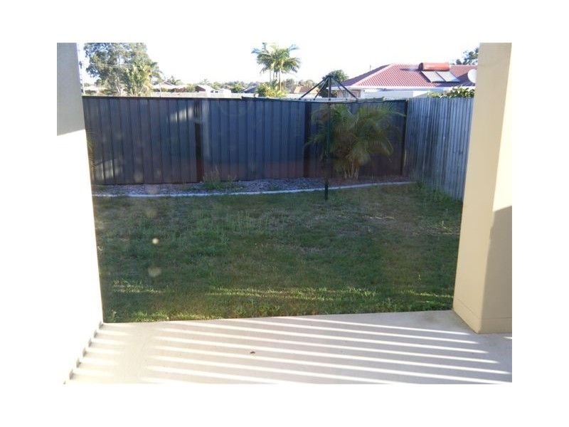 2/62 South Street, Urangan QLD 4655