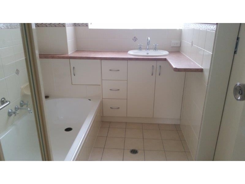 6/394 Esplanade, Torquay QLD 4655