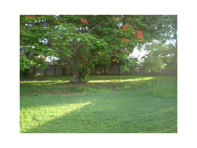 43 Shell Street, Urangan QLD 4655