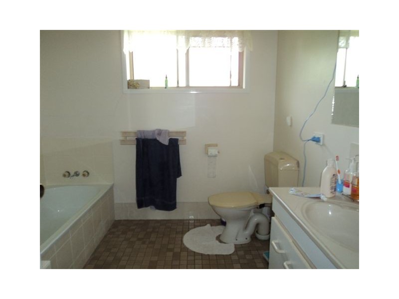 61 Helsham Street, Point Vernon QLD 4655