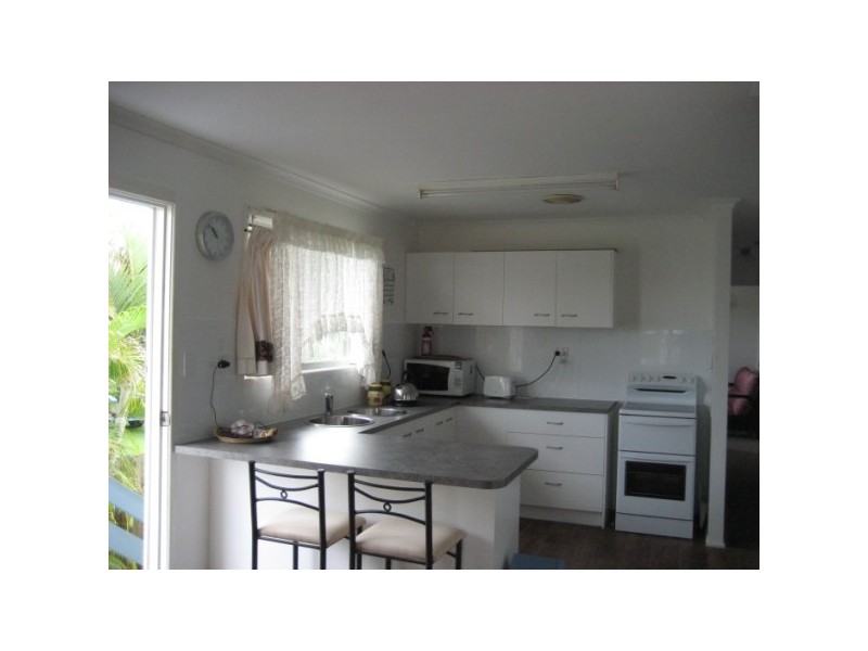 33 MURPHY ST, Point Vernon QLD 4655