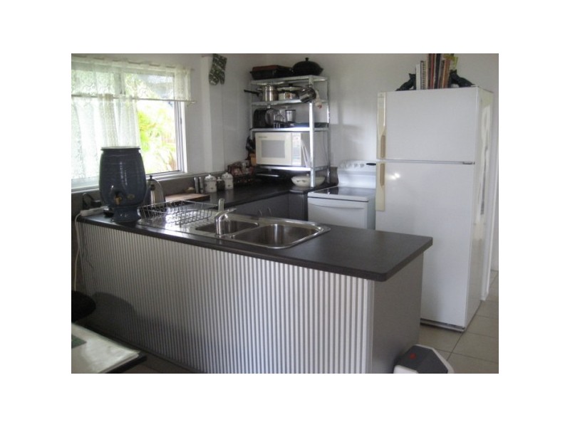 33 MURPHY ST, Point Vernon QLD 4655