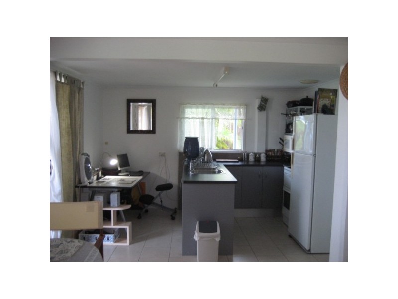 33 MURPHY ST, Point Vernon QLD 4655