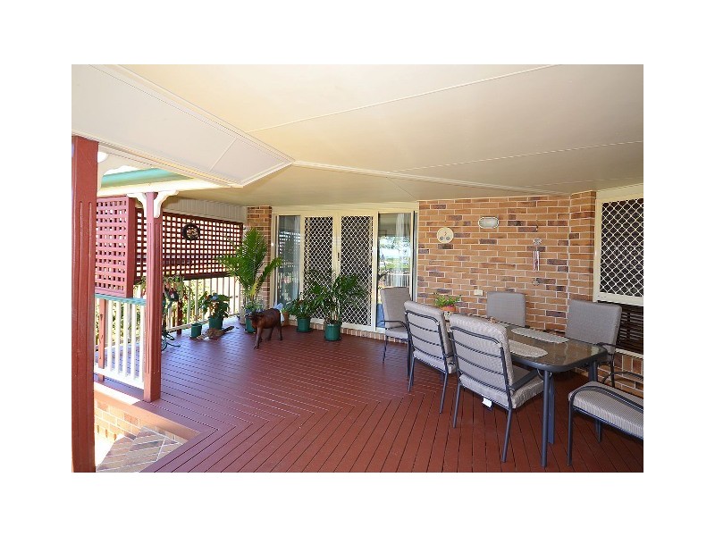 8 HOBERG CRT, Kawungan QLD 4655