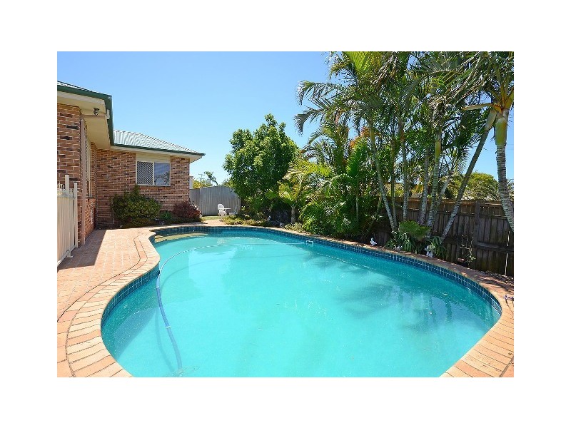 8 HOBERG CRT, Kawungan QLD 4655