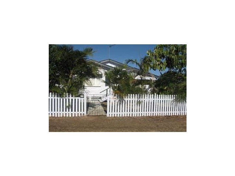 32 Pulgul St, Urangan QLD 4655