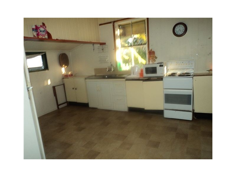 14 Charles, Pialba QLD 4655