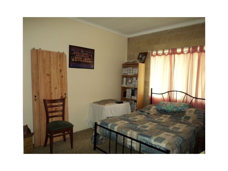 5 Whitakker Close, Urangan QLD 4655