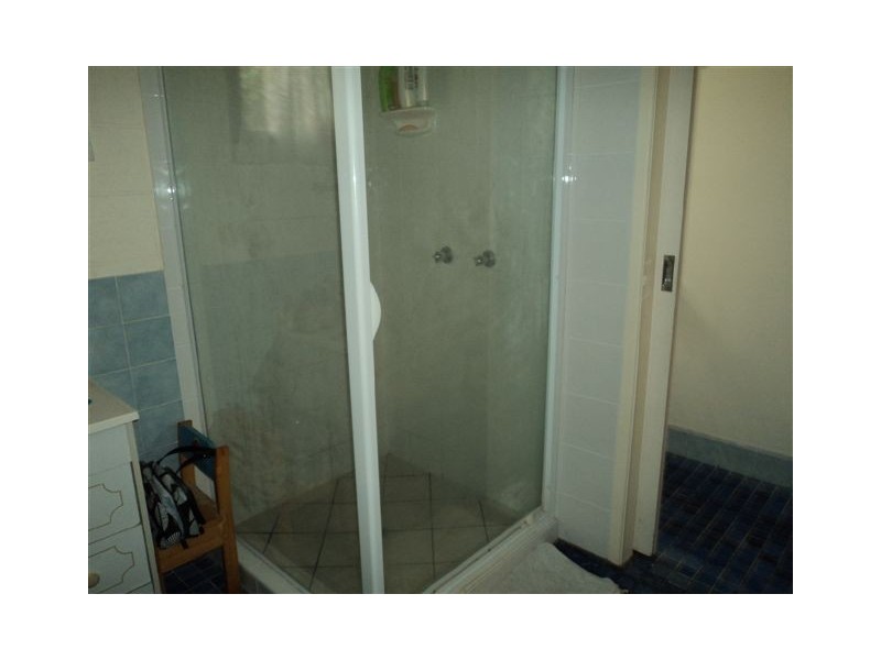 5 Whitakker Close, Urangan QLD 4655