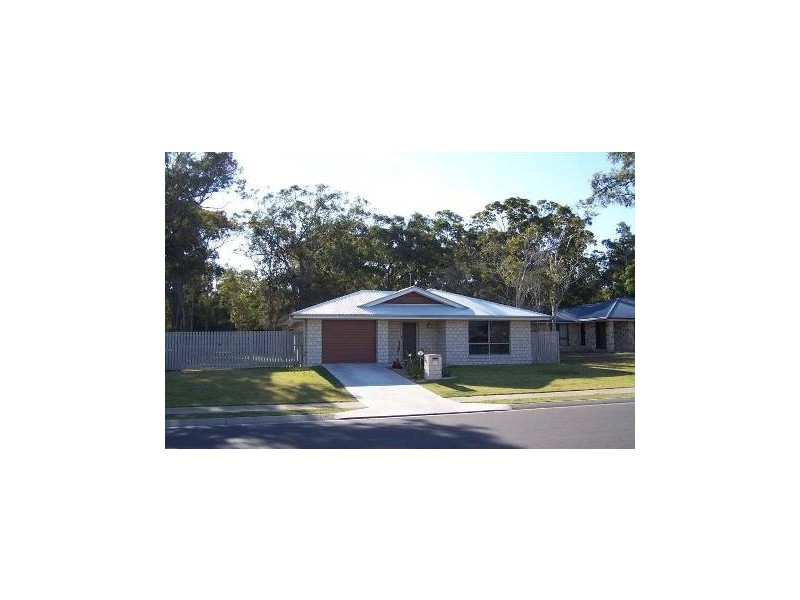 4 Stringybark Dr, Urangan QLD 4655