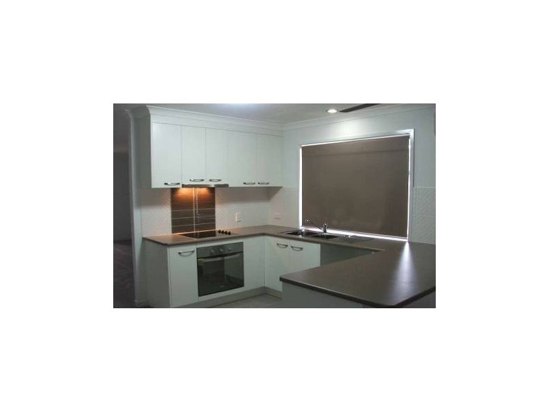 4 Stringybark Dr, Urangan QLD 4655